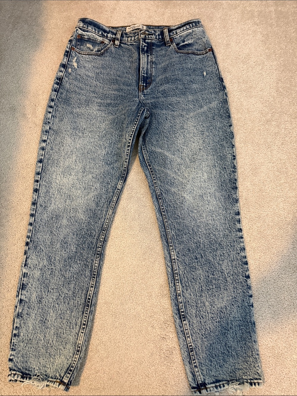 Ambercrombie & Fitch 10/30 The Mom high rise jeans 👖